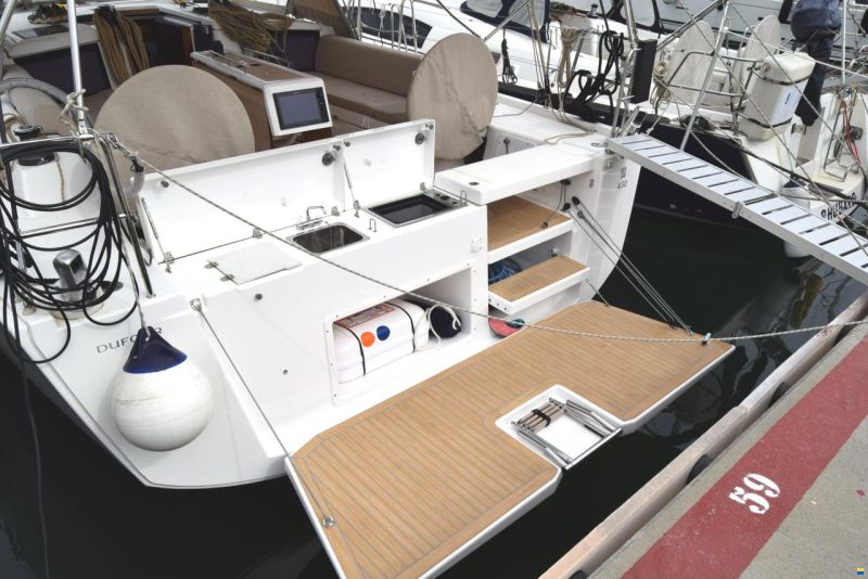 Dufour 430