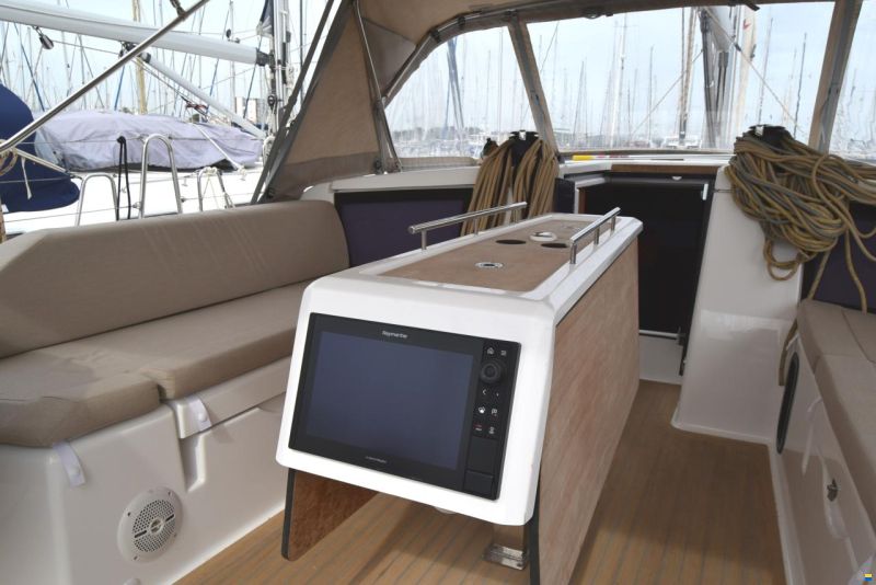 Dufour 430