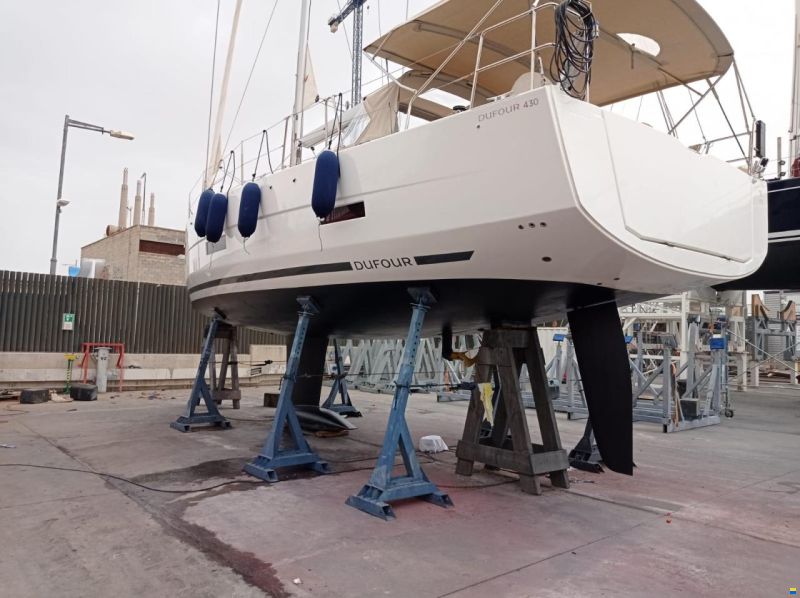 Dufour 430