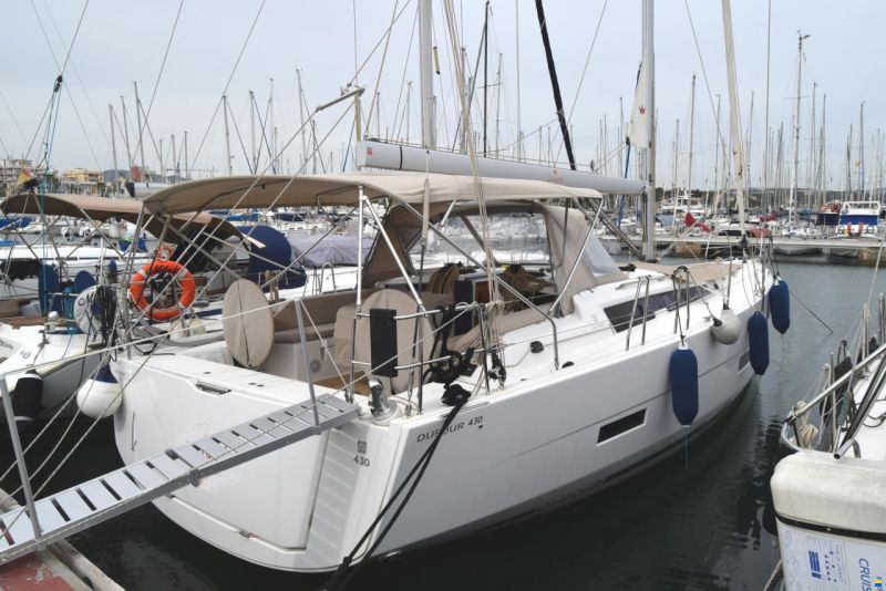 Dufour 430