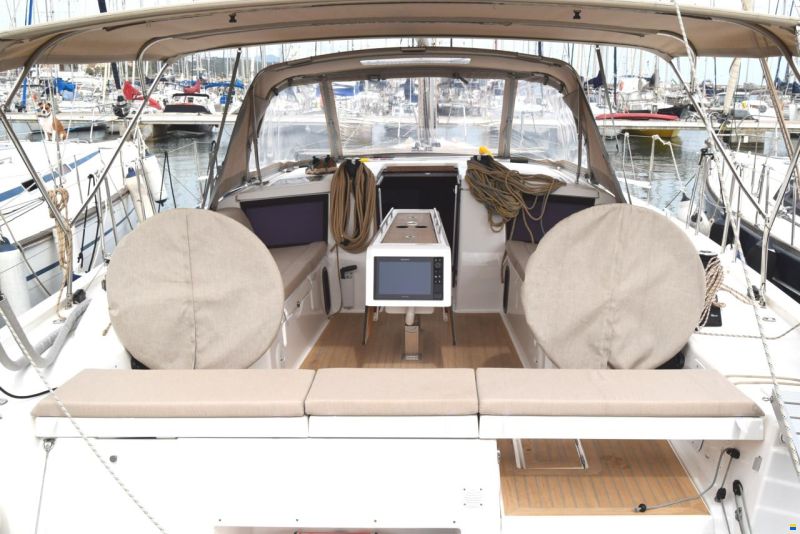 Dufour 430