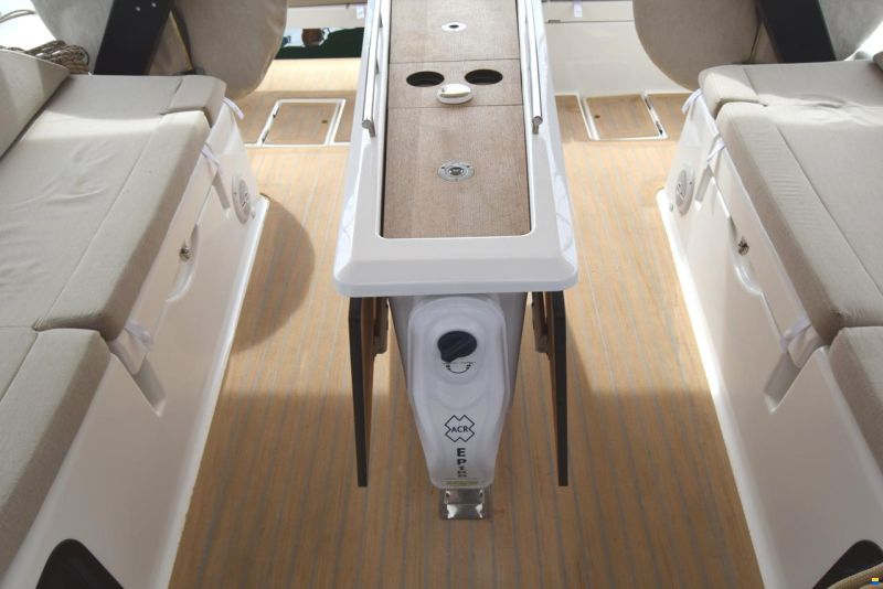 Dufour 430