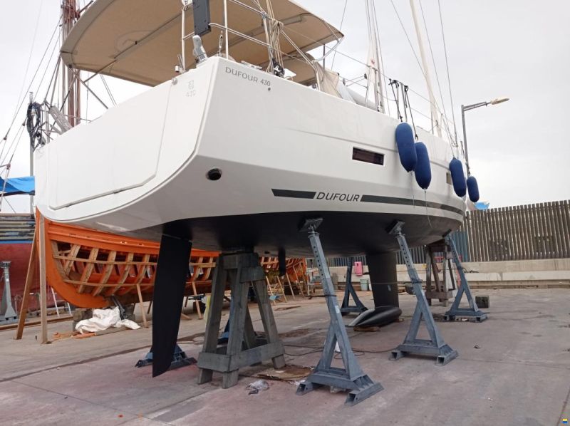 Dufour 430