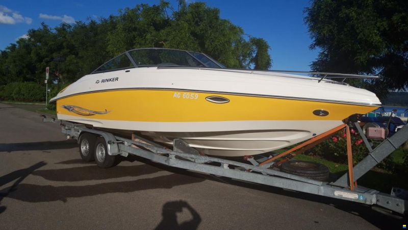 Rinker 262 Captiva Cuddy