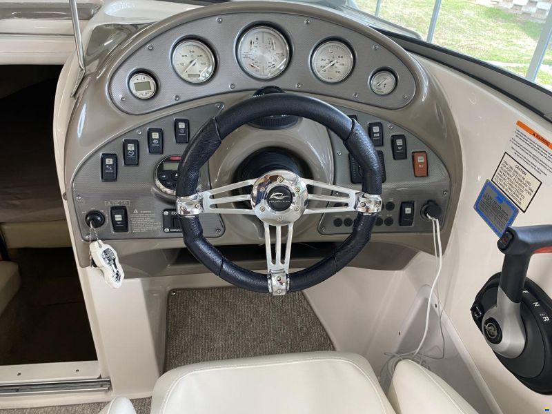 Rinker 262 Captiva Cuddy