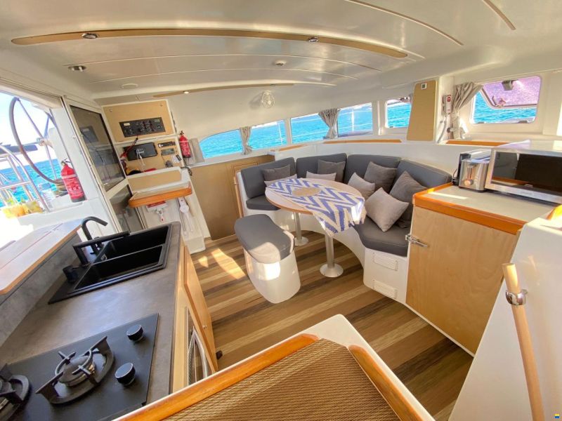 Lagoon 38 s2