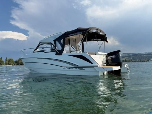 Beneteau Antares 7