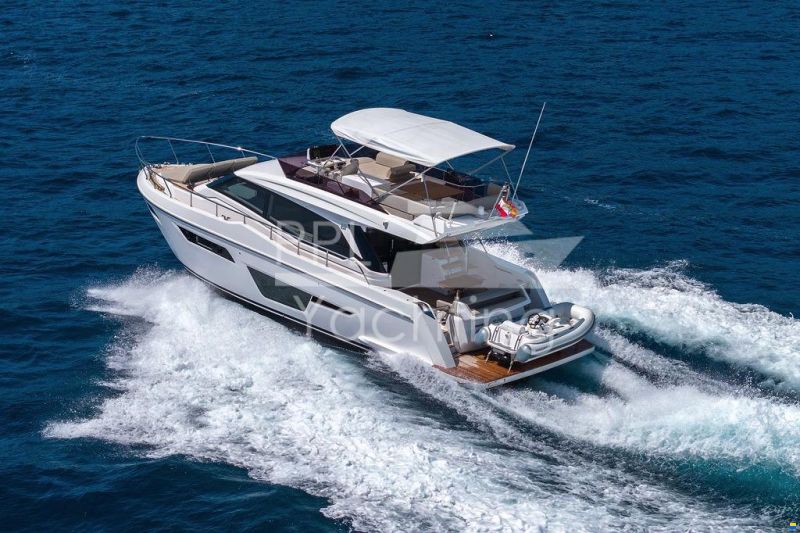 Ferretti 500