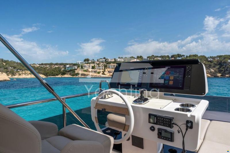 Ferretti 500