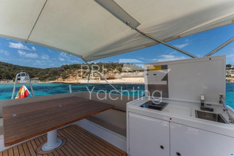 Ferretti 500