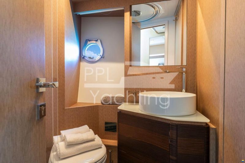 Ferretti 500