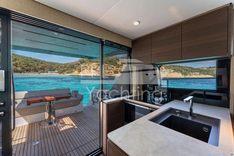 Ferretti 500