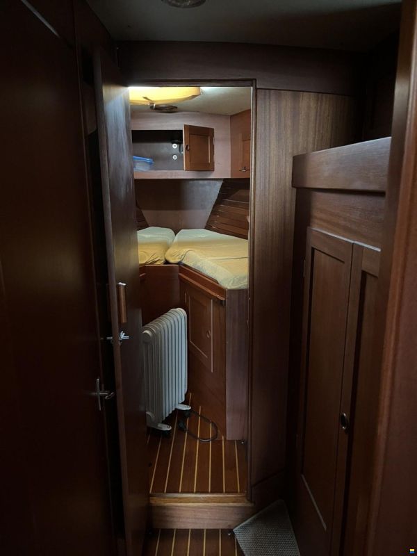 Hallberg-Rassy HR 42