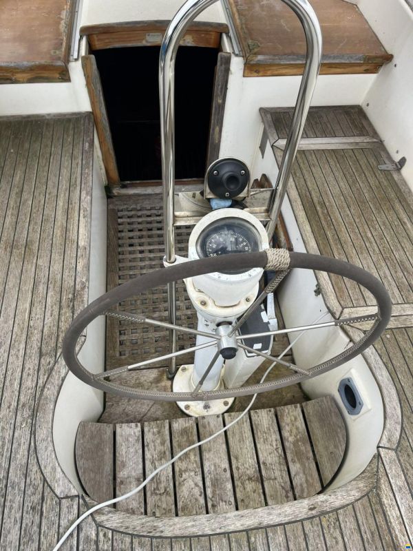 Hallberg-Rassy HR 42
