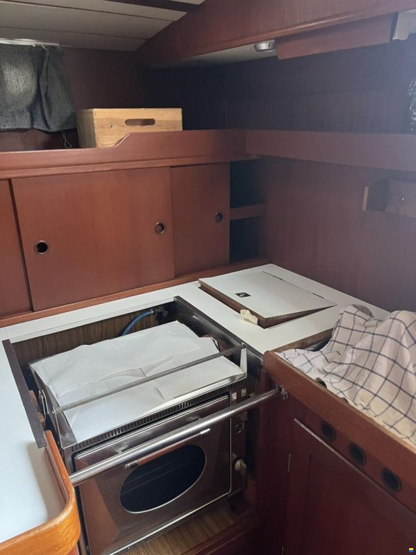 Hallberg-Rassy HR 42