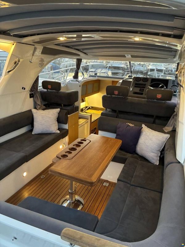 Marex 310 Sucruiser