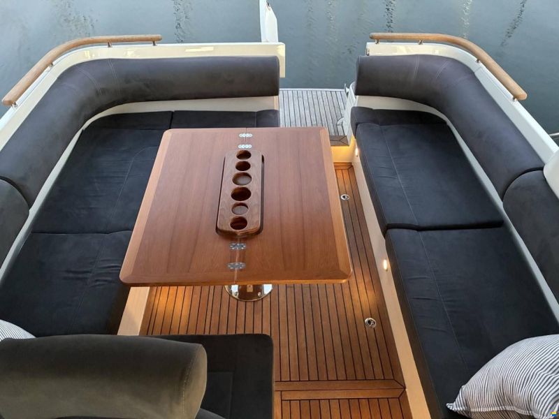 Marex 310 Sucruiser