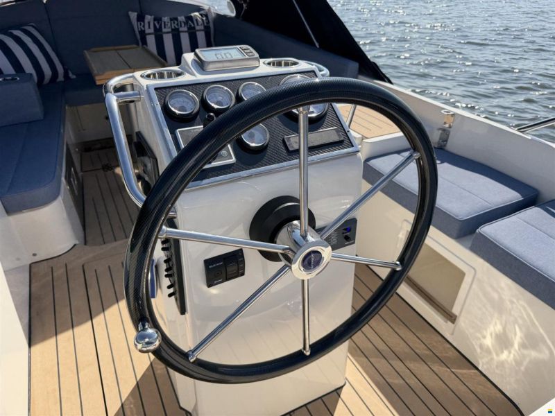 Interboat DE Intender 750 Cabin