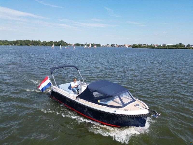 Interboat DE Intender 750 Cabin