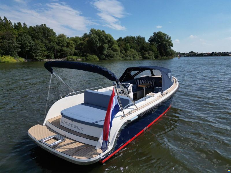 Interboat DE Intender 750 Cabin