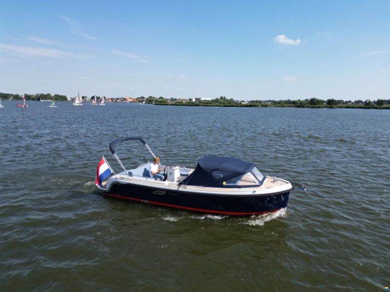 Interboat DE Intender 750 Cabin