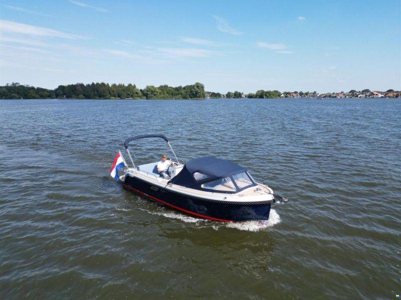 Interboat DE Intender 750 Cabin
