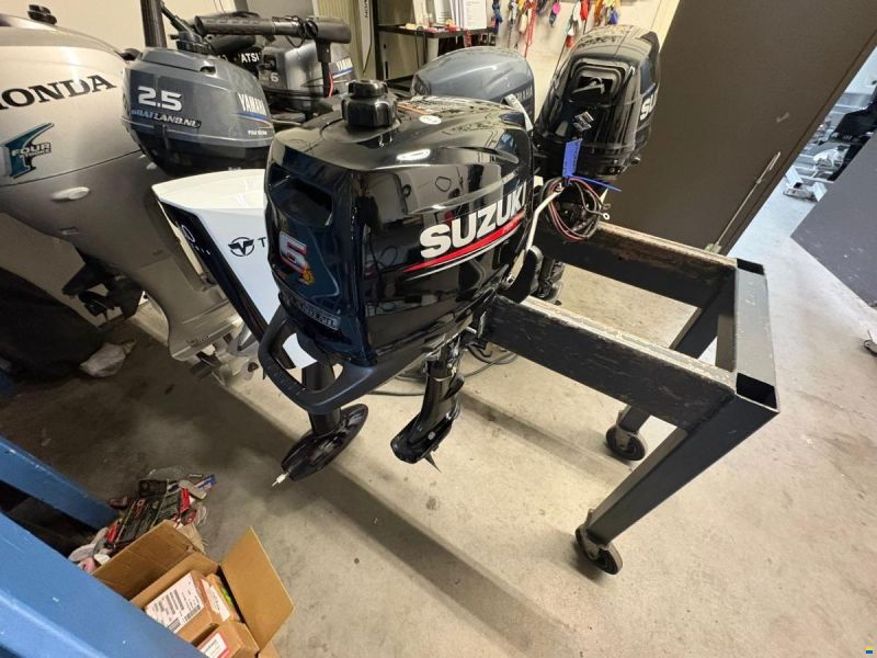 Suzuki DF6AS