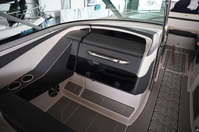 Regal 3200 BOWRIDER