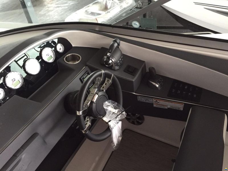 Regal 3200 BOWRIDER
