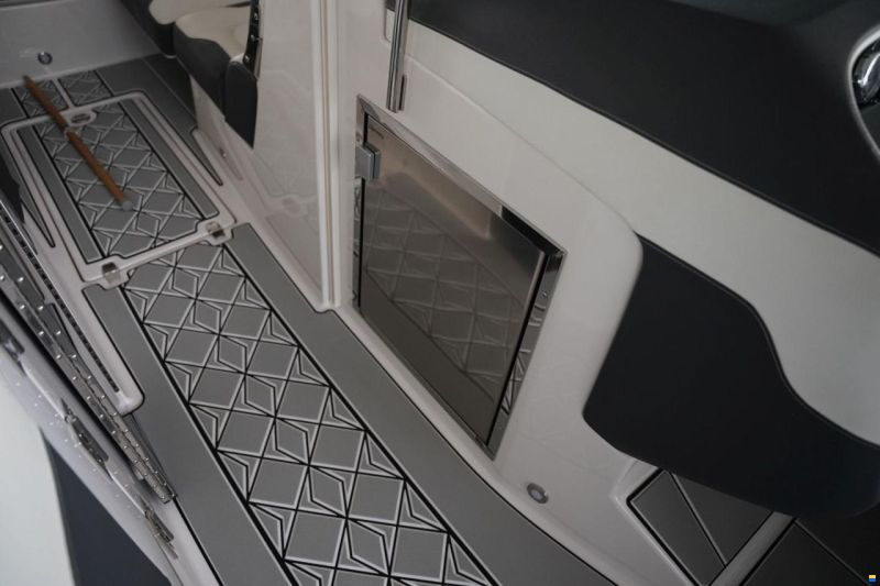 Regal 3200 BOWRIDER