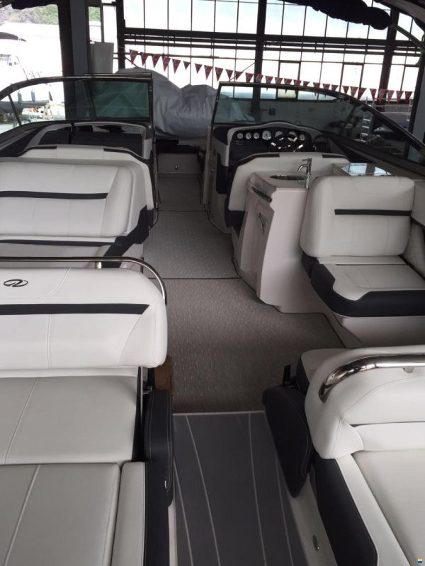 Regal 3200 BOWRIDER
