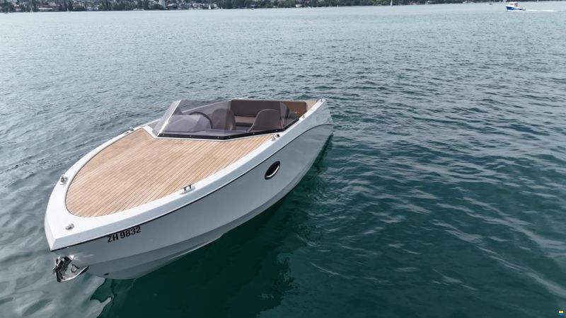 Ganz Boats Ovation 6.8