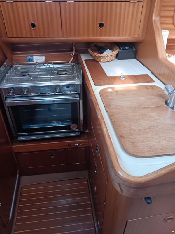 Bavaria 300
