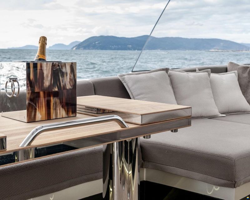 Admiral Yachts Silent 76
