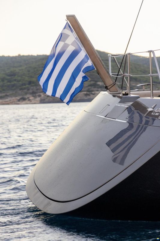 Admiral Yachts Silent 76