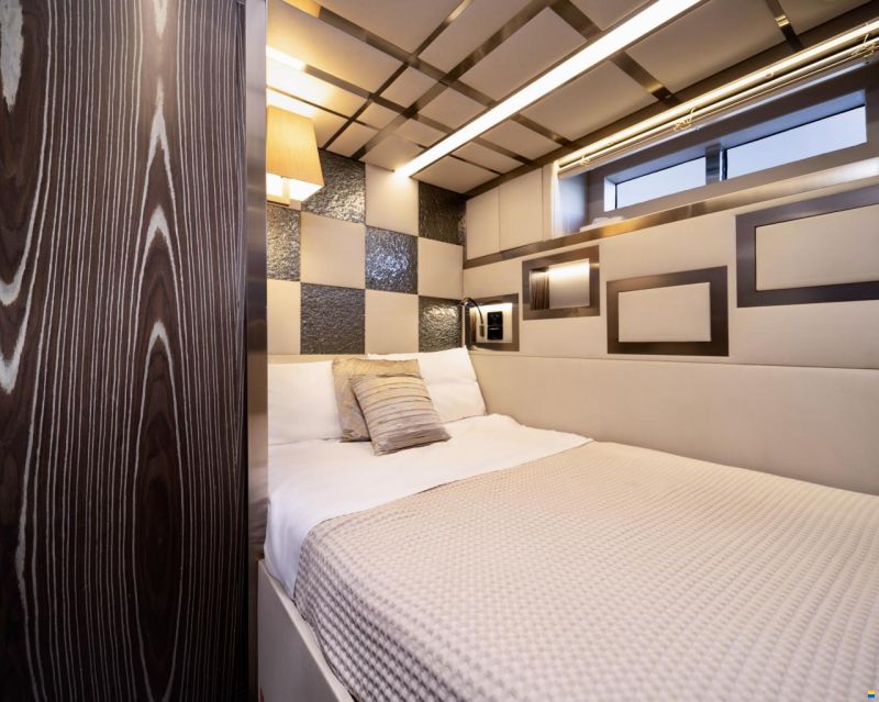 Admiral Yachts Silent 76