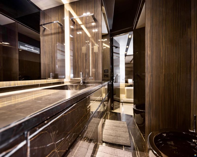 Admiral Yachts Silent 76