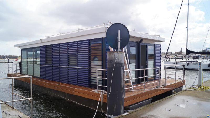 Floating Home 44