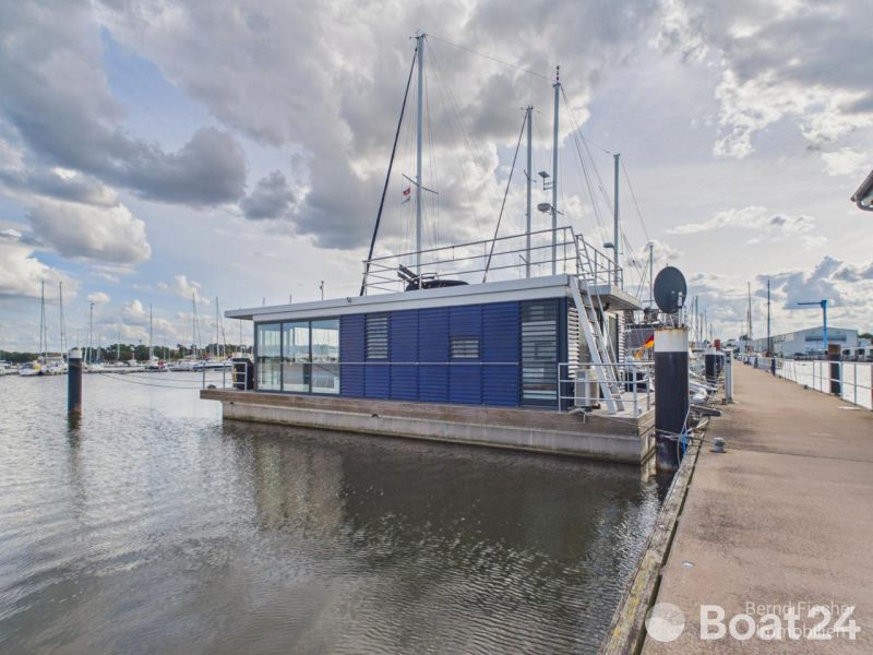Floating Home 44
