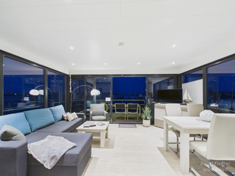 Floating Home 44