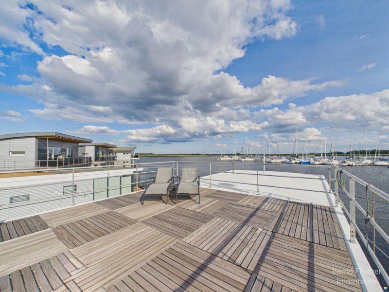 Floating Home 44