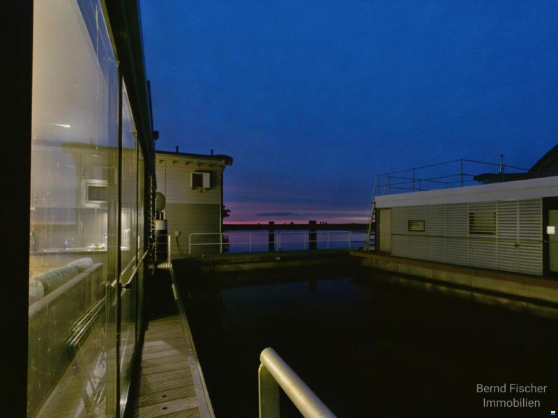 Floating Home 44