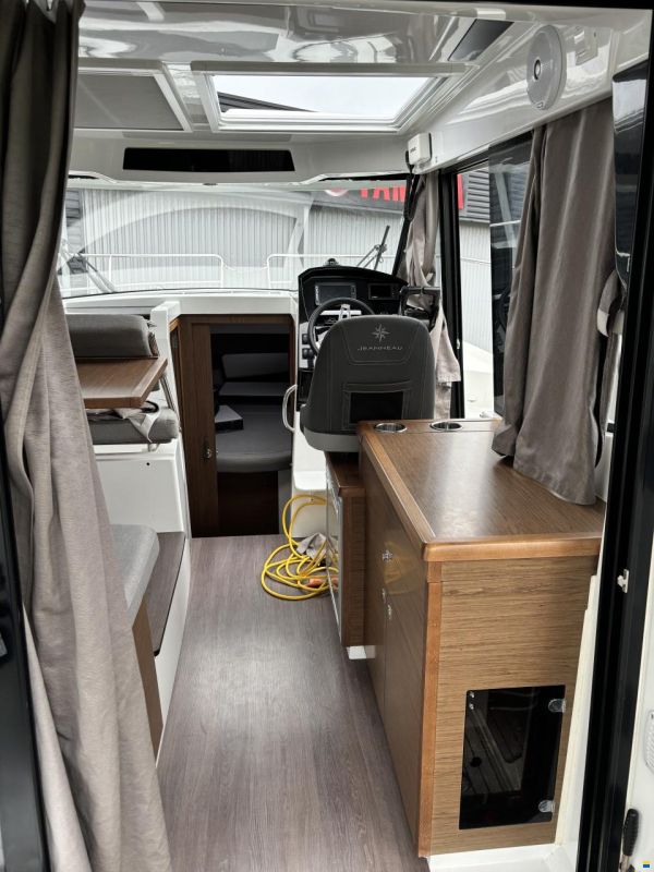 Jeanneau Merry Fisher 885