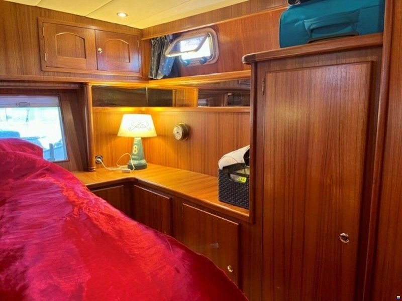 Holterman & De Vries 44 Royal Class
