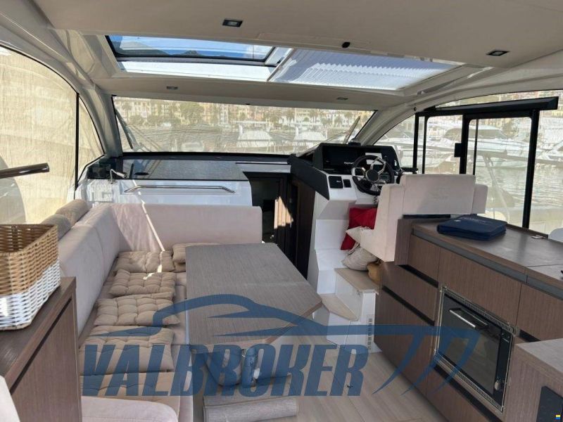 Sealine C335V