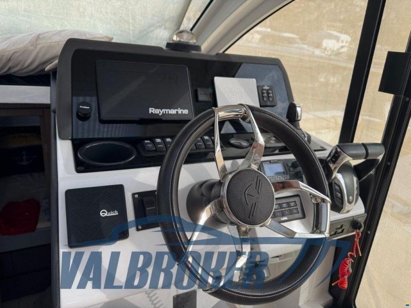 Sealine C335V