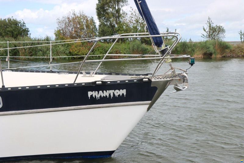 Phantom 38