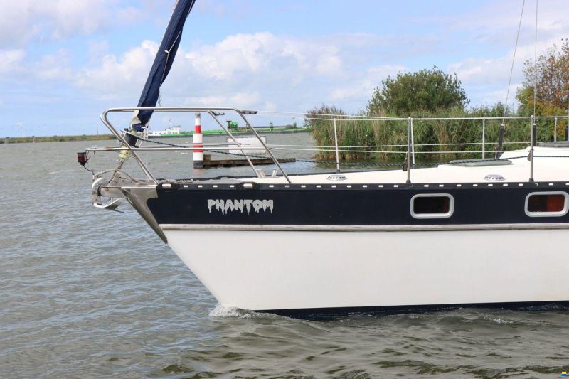 Phantom 38