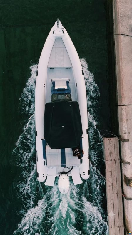 Hydrohulls HH9