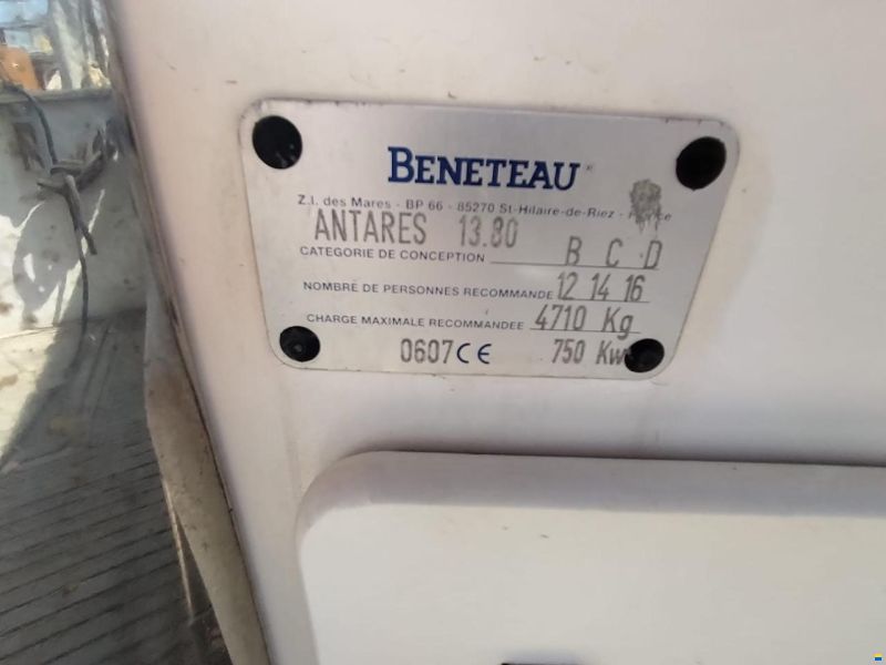 Beneteau ANTARES 13.8